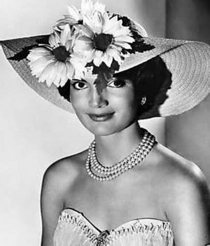 Jacqueline lee jackie kennedy was the wife of the 35th president of the united states, john f. STYLE ICON: Jacqueline Bouvier Kennedy Onassis