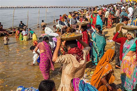 Hindu Devotees Bring Clay Shiva Linga S Offerings To The Ganges River