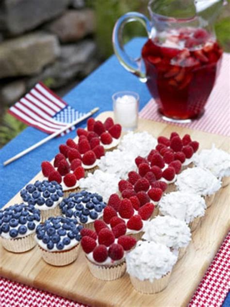 Shop online 24/7 · orders over $75 ship free · quick shipping 13 Cool Ideas of 4th of July Table Decorations - DigsDigs
