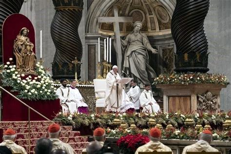 Celebra Papa Francisco Misa Navideña En El Vaticano