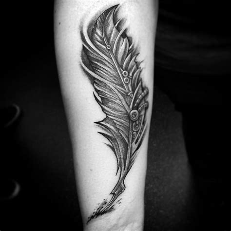 39 Cute Feather Tattoos To Make You Smile