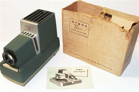Argus 300 Vintage Model Iii Portable Slide Projector W Original Box