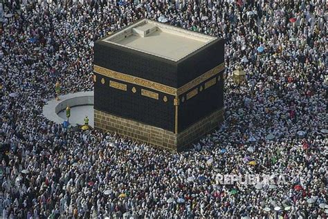 Pedagang dan bangsawan kerajaan nusantara biasanya adalah yang pertama mengadopsi agama islam. Haji dan Ukhuwah Islam | Republika Online