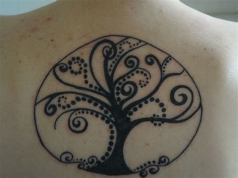 Twist On The Tree Of Life Circle Tattoo Tat It Up Pinterest Tatuaggi