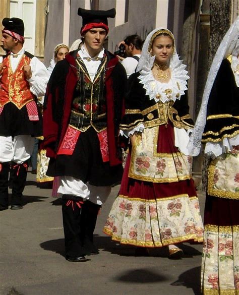 Folkcostumeandembroidery Overview Of Sardinian Costume Costumes Around