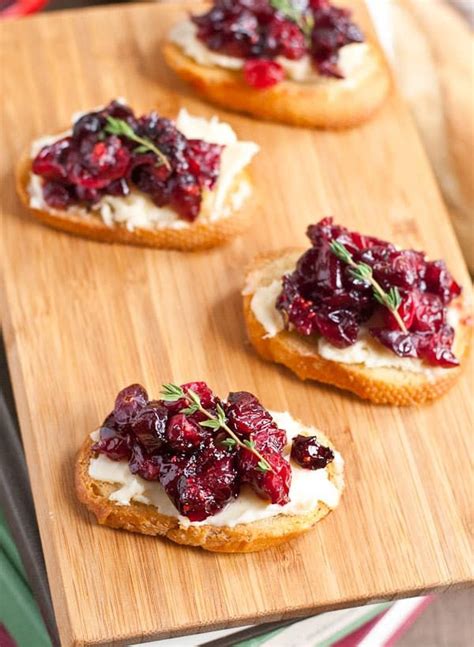 These Roasted Cranberry Brie Crostini Look Fancy But You Can Whip Up