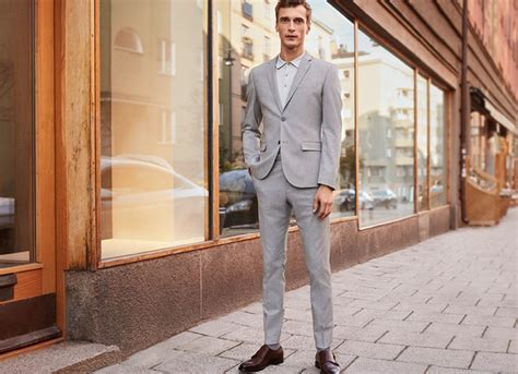 A groom's guide to wearing a lounge suit. H&M Spring 2019 Men's Suits | The Fashionisto