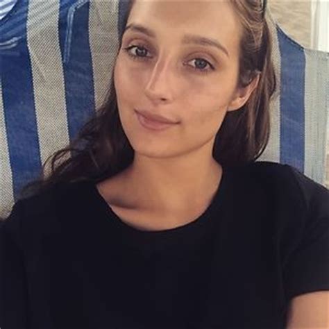40 year old woman selfie. Dormir durante los viajes: aqui para ustedes la GENIAL ...