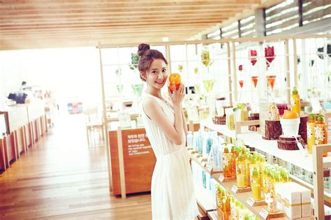 Yoona Shows Stunning Beauty In Innisfree’s New Cfs And Photos Daily K Pop News