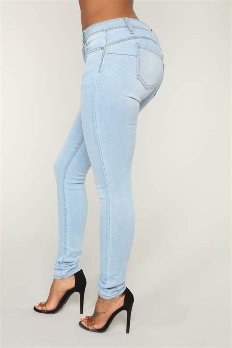 Make It Bounce Booty Shaping Jeans Light Blue Wash