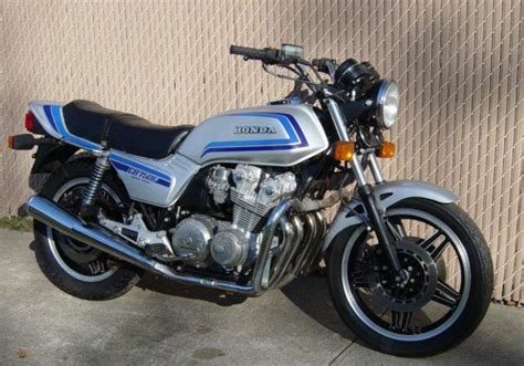 You see, theyómotorcycling's knowledgeable, influential enthusiastsóunderestimated the developmental power wielded by the japanese. 1981 Honda CB750F - Moto.ZombDrive.COM