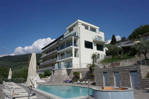 Am Pool Panoramic Hotel Benacus Riva Del Garda Holidaycheck