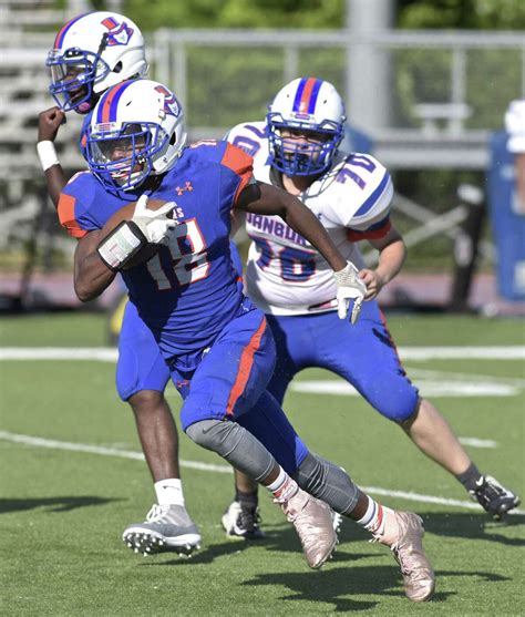 Football Path To Revival For Danbury Begins At Spring Game