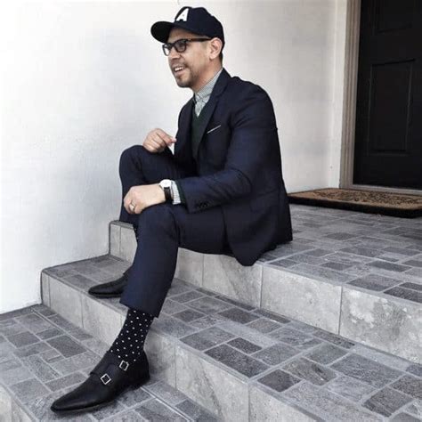 Strict business formality is easy — a charcoal gray or navy blue suit and plain black shoes. 40 Navy Blue Suit Black Shoes Styles For Men - Fashionable ...