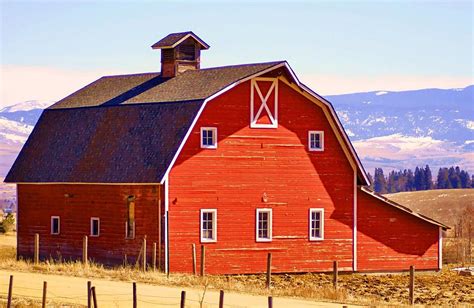 Montana Red Barn Photograph By William Kelvie