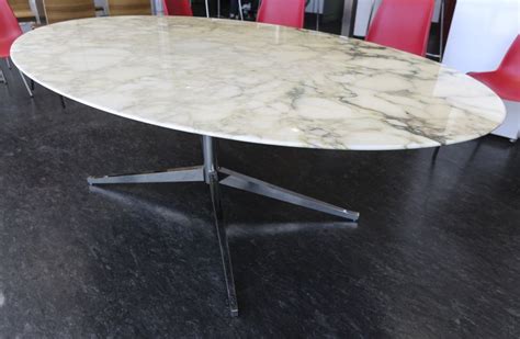 We did not find results for: table-ovale-a-plateau-de-marbre-blanc-veine-gris-pietement ...