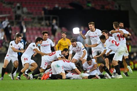 Bu resim uefa avrupa ligi adlı maddede bahsi geçen konu için bir logo resmidir ve telif hakları ya bahsi geçen veya ürünü üreten kuruma ya da resmin orijinal yaratıcısına aittir. UEFA Avrupa Ligi: Sevilla 3-2 Inter | MAÇ SONUCU - Aspor