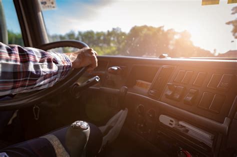Truck Driving Job - 5 Benefits of Lease to Own - Morris Trucking