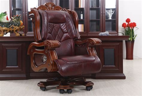 For the big and heavy guy, you want an office chair that is going to be comfortable, supportive, easy to get in and out of as well as durable and long & 400 lb capacity leather executive chair for heavy people. Chic Heavy Duty Office Chairs | Office Furniture