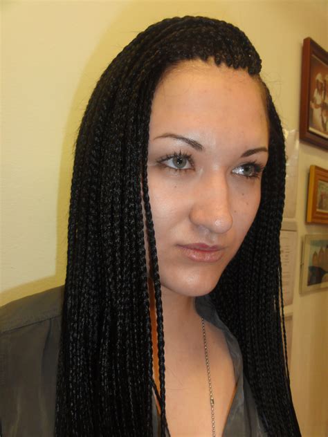 My first attempt at braiding caucasian hair (it was very hard, but i made it through). dsc06246.jpg