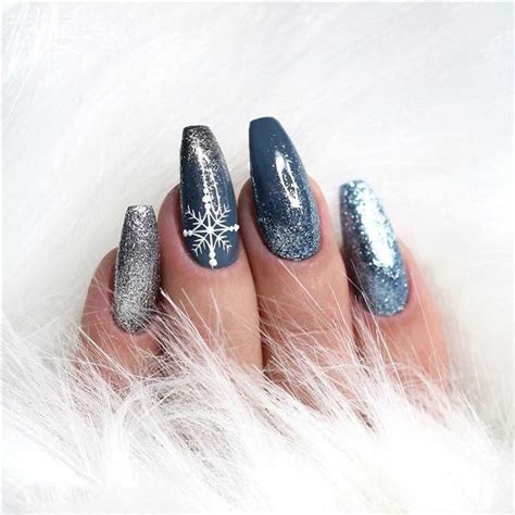 36 Deep Blue Nail Art Design For Winter Season Wzory Paznokci