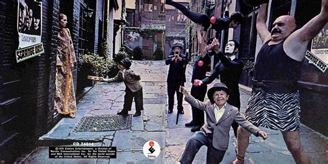 The album was a huge commercial success, earning a gold record and reaching no. 勝手気ままな落書き帳: Strange Days/The Doors