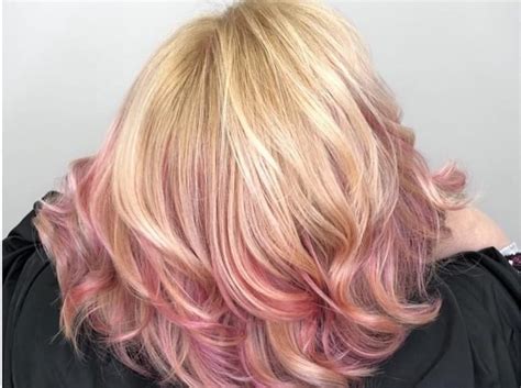 Top Blonde Hair With Pink Highlights