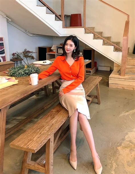 Chuu 사랑해츄 Sungkyung Style 2019 Fitted Midi Skirt Sung Kyung My Style Girl Style Seo