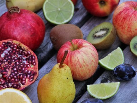 List Of 25 Best Types Of Fruits We Eat Names And Pics