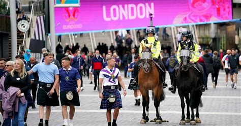 Em tippspiel 2021 für unternehmen. EM 2021: Karl Lauterbach hält Spiele in England für ...