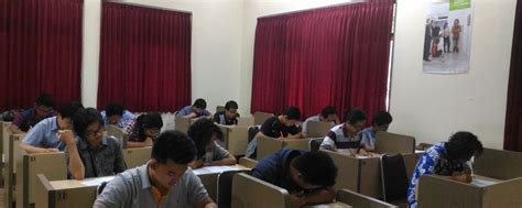 Contoh ini berisi soal tes sinonim (persamaan kata), antonim (lawan kata), dan korelasi kata (hubungan kata). SMA Kolese De Britto Yogyakarta - IELTS Simulation ...