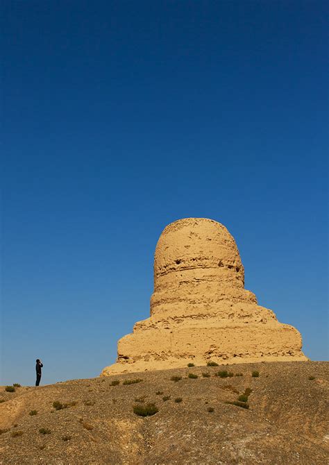 Mor Buddhist Stupa Kashgar Xinjiang China The Silk Road Flickr