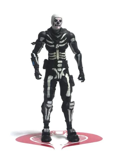 Fortnite Legendary Series Skull Trooper 7 112 Scale Mcfarlane 2018