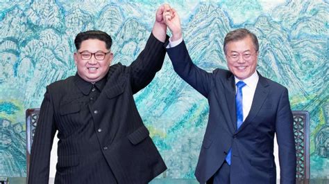 Seoul, south korea — the leaders of north and south korea agreed on friday to work to remove all nuclear weapons from the korean peninsula and, within the year, pursue talks with the united states to declare an official end to the korean war, which ravaged the peninsula from 1950 to 1953. North Korea, South Korea agree to end war, denuclearize ...