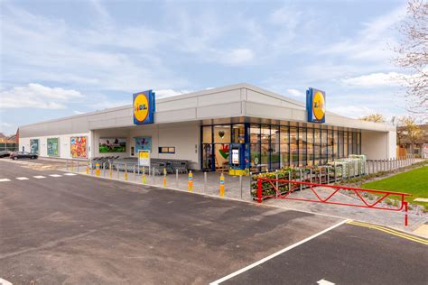 New Lidl Supermarket Opens In Newport