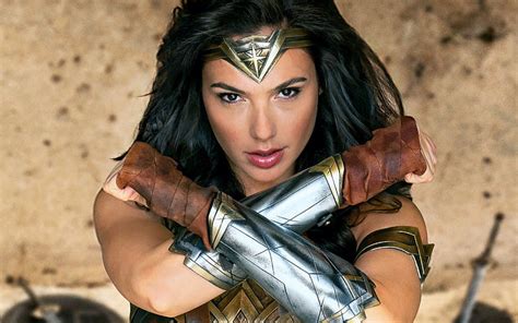 Online Crop Hd Wallpaper Wonder Woman Gal Gadot As Diana Prin Movies Hollywood Movies