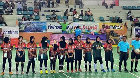 football in hijab thai muslim lesbians tackle stereotypes hindustan times