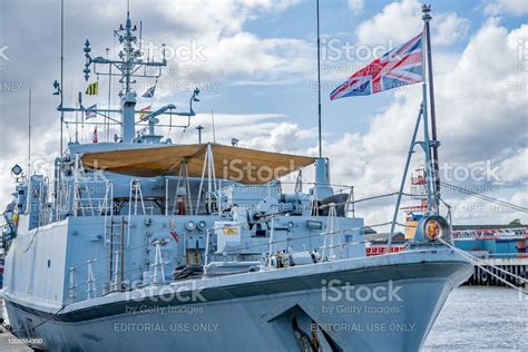 A Front End View Of The Royal Navy Hms Bangor Warship Stock Photo