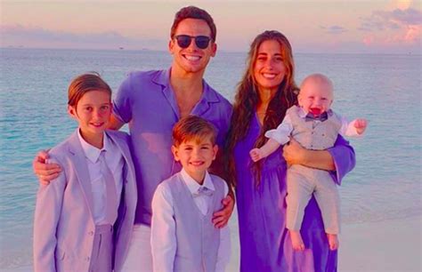 Joe swash news, gossip, photos of joe swash, biography, joe swash girlfriend list 2016. Joe Swash Bio, Wiki, Net Worth, Dating, Girlfriend, Age ...