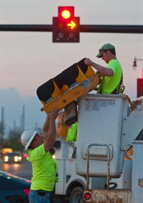 Traffic Advisory Auburn Way S And Riverwalk Drive Se Auburn Examiner