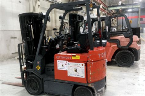 forklift toyota fbcu  tons reachstaker forklifts