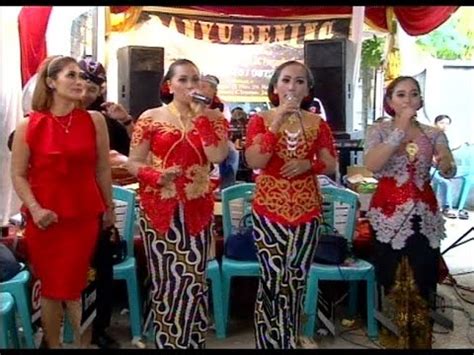 Sering disalahartikan sebagai lagu mistis, lingsir wengi sebenarnya digunakan menjadi sebuah media dakwah oleh sang pencipta lagu. FULL SRAGENAN KOPLO JADUT LINGSIR WENGI JURAGAN EMPANG ...