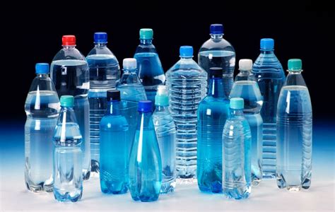 Ученые создали мутантов, которые едят пластиковые бутылки