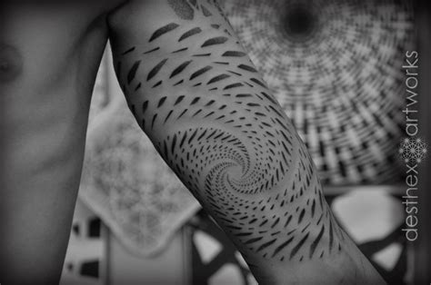 Pin Op Fractal Geometry Tattoos