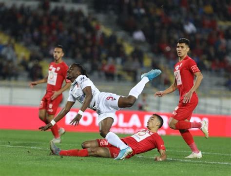 يلتقي فريقي الوداد ومولودية الجزائر ضمن إياب الدور الربع النهائي من بطولة دوري أبطال أفريقيا، علي ملعب المركب الرياضي محمد الخامس، وذلك في مواجهة قوية، لأن الفريق المغربي يأمل في التفوق علي حساب المولودية، وذلك من أجل تحقيق الإنتصار والفوز علي حساب. الوداد البيضاوي يتجاوز عقبة ضيفه حسنية أكادير بفوز مثير