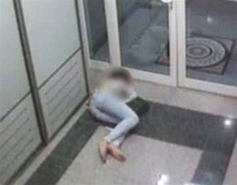 Qatar Airways Airline Boss Drunk Shames Worker He Found Sleeping In