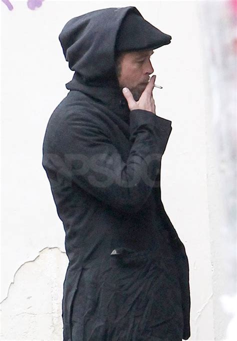 Nur sechs minuten nach den ereignissen fand die polizei den rapper mit mehreren schussverletzungen auf. Pictures of Brad Pitt Smoking in Paris | POPSUGAR Celebrity