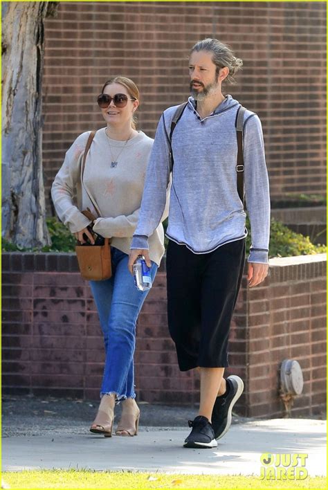 Amy Adams Husband Darren Le Gallo Go For A Stroll In Sunny Beverly