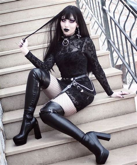 Gothic Girls Gallery On Instagram 💋 Yourgothicgirls 💋 Model Vesmedinia