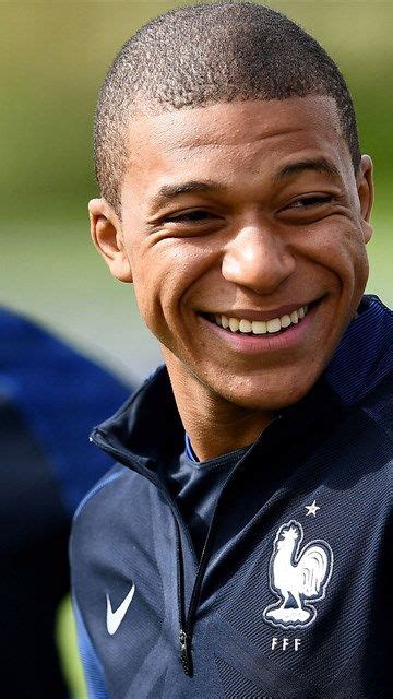 L'équipe de france espoirs de football est une sélection des meilleurs jeunes footballeurs français, constituée sous l'égide de la fédération française de football. Épinglé sur Soccer